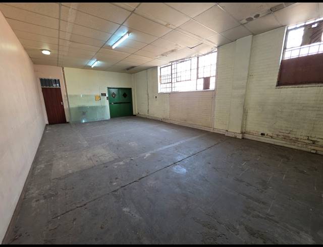 1,345M² WAREHOUSE TO LET IN BOOYSENS